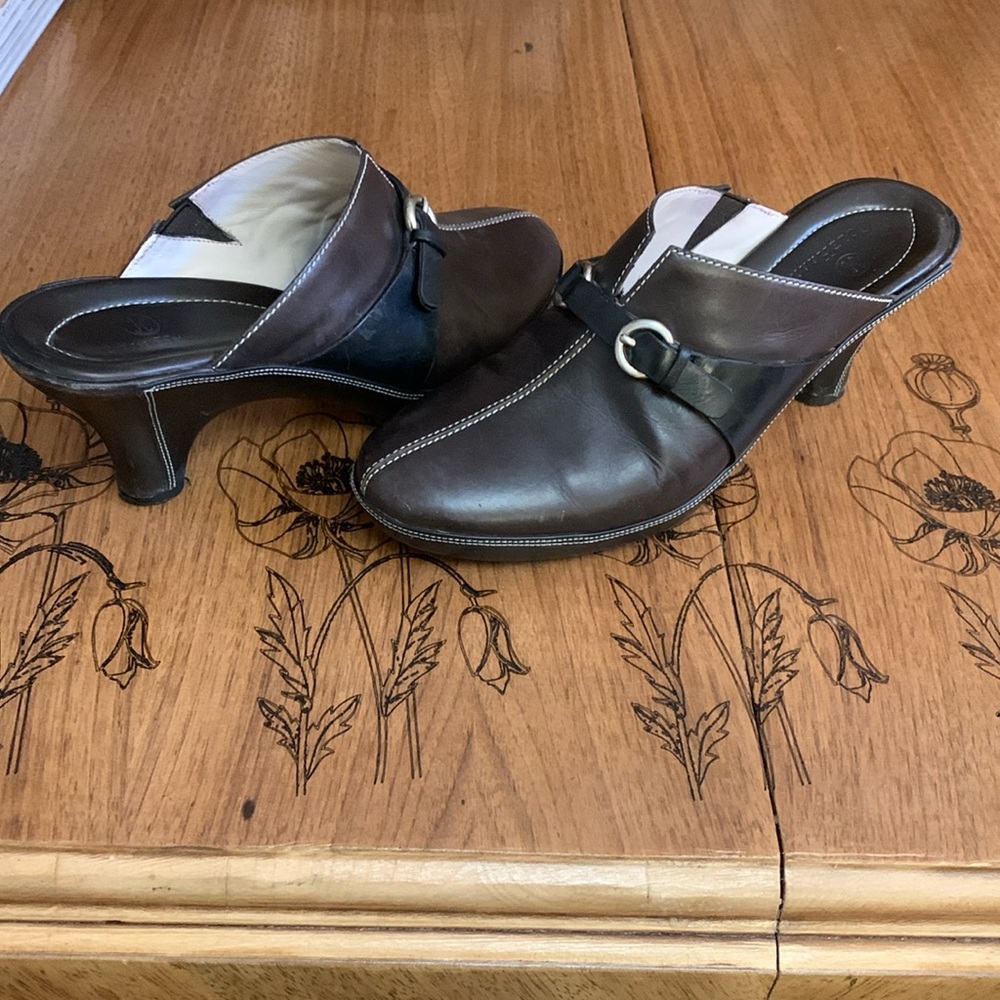 Unique Cole Haan brown/black leather platform mules. Sz 8. GUC.